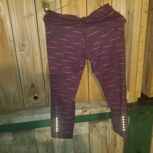 Nike capris - Picture 2 of 2